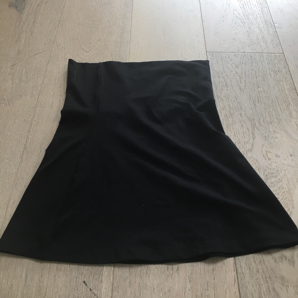 Susana Monoco Black Above-The-Knee skirt — Small
